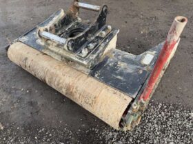 2022 Takeuchi TB370 7 Tonne Operating Mass Hydraulic Excavator with Rototilt Attachment and Grading Beam with Roller For Auction on 2025-03-18 For Auction on 2025-03-18 full