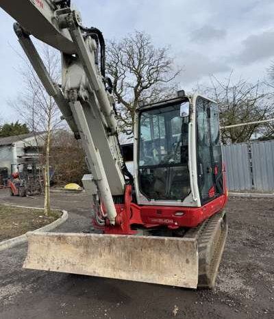 2022 Takeuchi TB370 7 Tonne Operating Mass Hydraulic Excavator with Rototilt Attachment and Grading Beam with Roller For Auction on 2025-03-18 For Auction on 2025-03-18 full