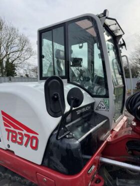 2022 Takeuchi TB370 7 Tonne Operating Mass Hydraulic Excavator with Rototilt Attachment and Grading Beam with Roller For Auction on 2025-03-18 For Auction on 2025-03-18 full