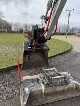 2022 Takeuchi TB370 7 Tonne Operating Mass Hydraulic Excavator with Rototilt Attachment and Grading Beam with Roller For Auction on 2025-03-18 For Auction on 2025-03-18 full