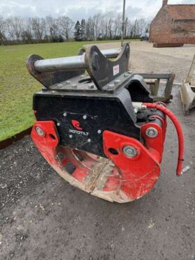 2019 Takeuchi TB2150R 16 Tonne Operating Mass Hydraulic Excavator with Huge Assortment Of Attachments including Rototilt For Auction on 2025-03-18 For Auction on 2025-03-18 full