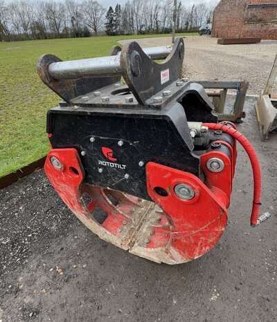 2019 Takeuchi TB2150R 16 Tonne Operating Mass Hydraulic Excavator with Huge Assortment Of Attachments including Rototilt For Auction on 2025-03-18 For Auction on 2025-03-18 full