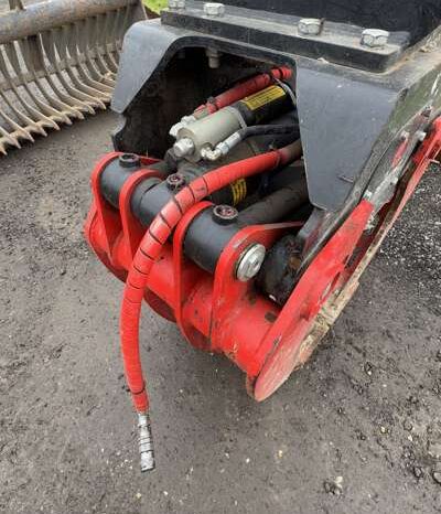 2019 Takeuchi TB2150R 16 Tonne Operating Mass Hydraulic Excavator with Huge Assortment Of Attachments including Rototilt For Auction on 2025-03-18 For Auction on 2025-03-18 full