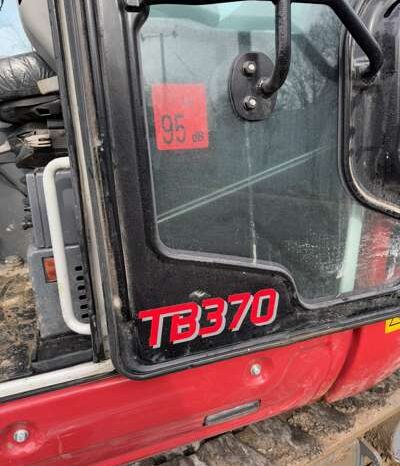 2022 Takeuchi TB370 7 Tonne Operating Mass Hydraulic Excavator with Rototilt Attachment and Grading Beam with Roller For Auction on 2025-03-18 For Auction on 2025-03-18 full