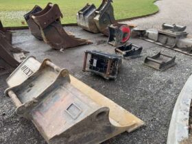 2017 Takeuchi TB290 9 Tonne Compact Hydraulic Excavator with Good Selection of Attachments, Buckets and Rototilt For Auction on 2025-03-18 For Auction on 2025-03-18 full