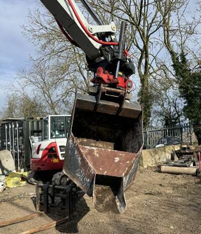 2019 Takeuchi TB2150R 16 Tonne Operating Mass Hydraulic Excavator with Huge Assortment Of Attachments including Rototilt For Auction on 2025-03-18 For Auction on 2025-03-18 full