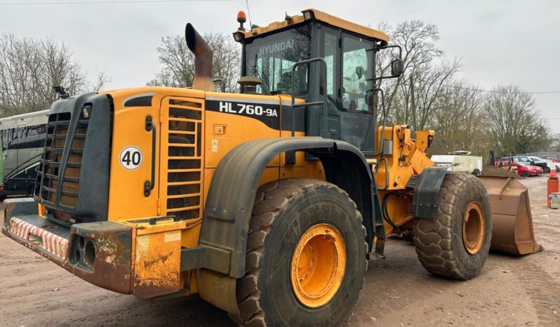 Hyundai HL760 9A Loading Shovel full