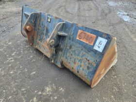 2013 STRICKLAND LOADING BUCKET  For Auction on 2025-03-18 For Auction on 2025-03-18 full